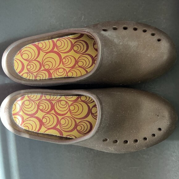 Crocs Tully Clogs in Espresso Brown - Picture 8 of 12